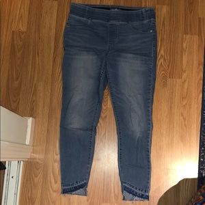 Raw hem ankle length jegging